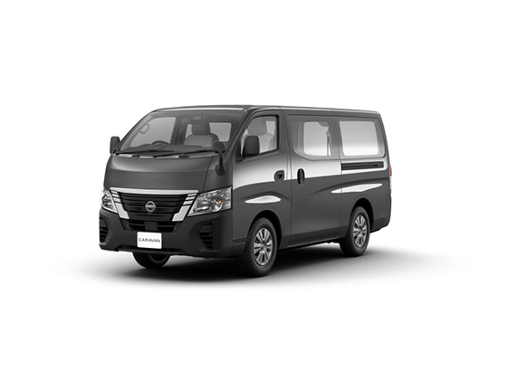 ニッサン　キャラバン　2.0DX　6人乗り　5ドア